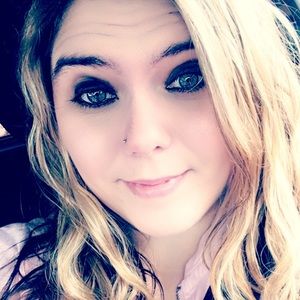 Meet your Posher, Mackenzie